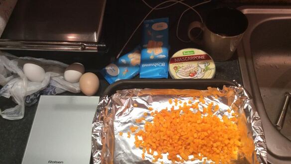 ШАГ 8. суфле из тыквы, медовый крамбл, облепиховые сорбет и ганаш