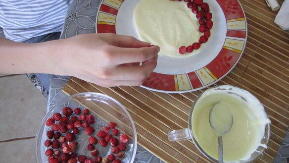 ШАГ 11. торт-суфле мята с земляникой