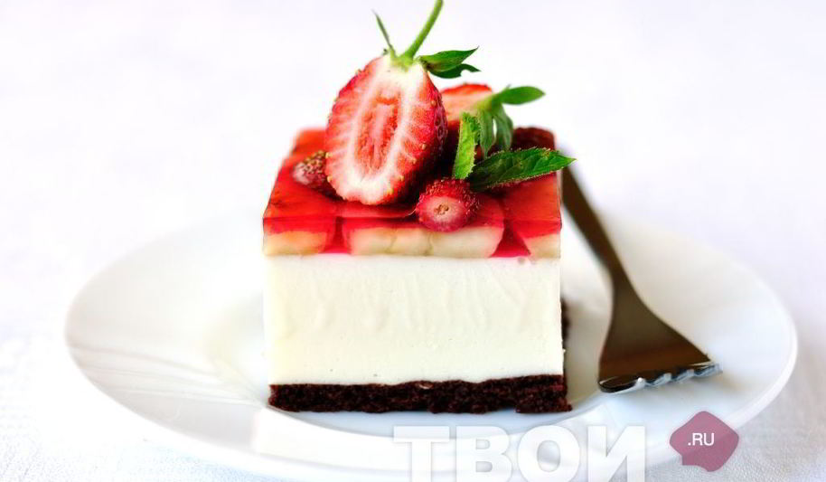 Рецепт торт-суфле с клубникой и бананами