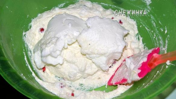 ШАГ 3. творожно-банановое суфле с брусникой