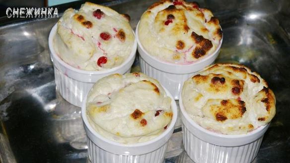 ШАГ 5. творожно-банановое суфле с брусникой