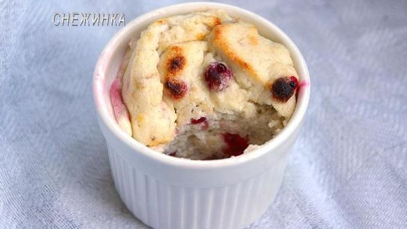 ШАГ 6. творожно-банановое суфле с брусникой