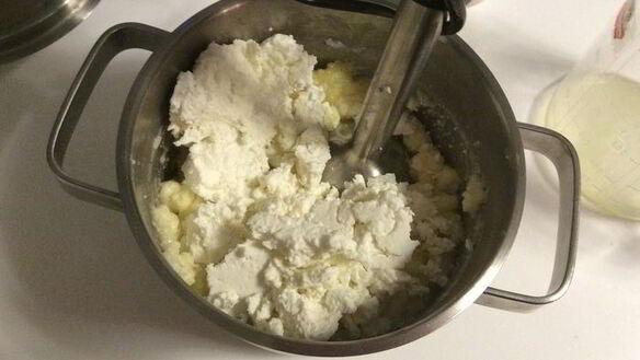 ШАГ 2. творожно-рисовые пудинги с ананасовым суфле