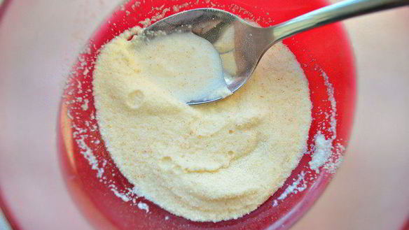 ШАГ 3. творожное суфле с черной смородиной