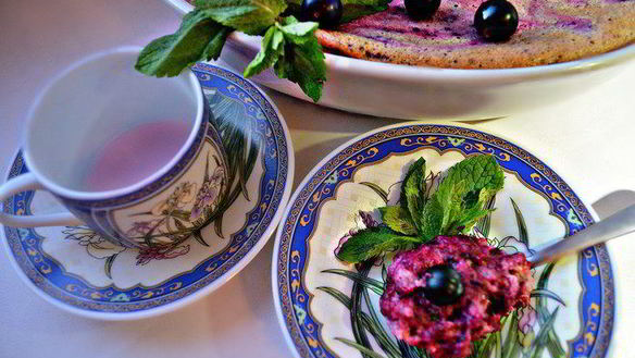 ШАГ 7. творожное суфле с черной смородиной