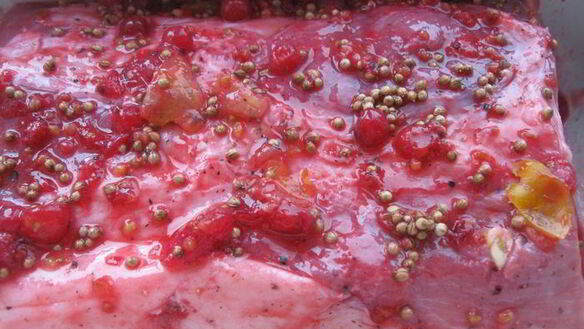 ШАГ 2. запеченная свинина с суфле из зеленого горошка бабочки прилетели