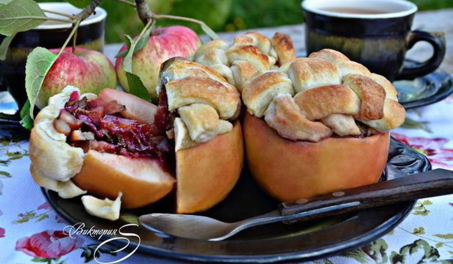 Рецепт яблоки, фаршированные карамелизированной сливой