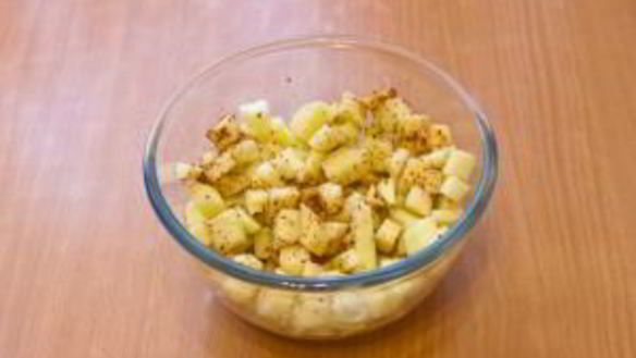 ШАГ 4. яблоки, запеченные под штрейзелем