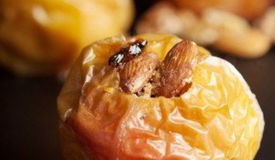 Рецепт яблоки, запеченные с рисом, фруктами и орехами
