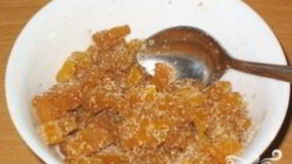 ШАГ 3. яблоки запеченные в микроволновке