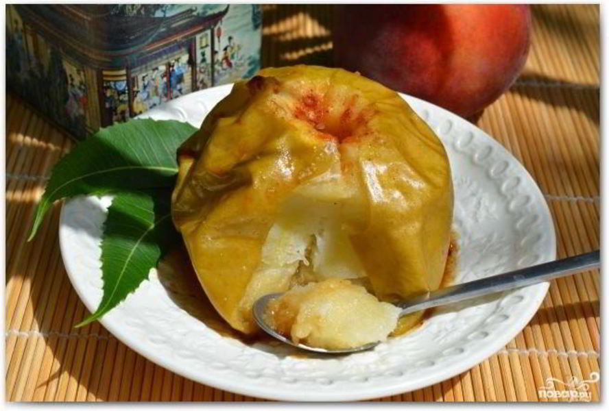 Запеченные яблоки с кедровыми орешками