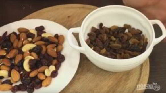 ШАГ 4. запеченные яблоки с орехами и изюмом