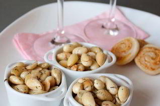 Жареный миндаль с травами