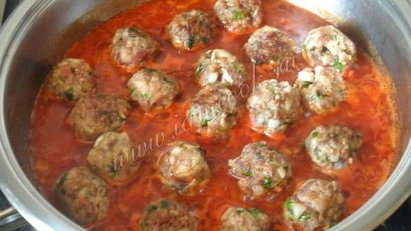 ШАГ 8. фрикадельки в томатном соусе