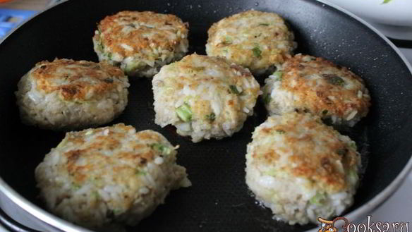 ШАГ 5. биточки из трески с рисом