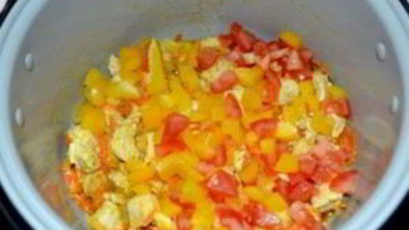 ШАГ 6. чечевица с курицей в мультиварке