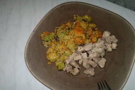 Чечевица с овощами и свиная лопатка