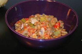 Чечевица с помидорами и сладким перцем