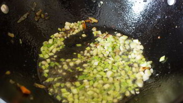 ШАГ 8. кантонский жареный рис с курицей