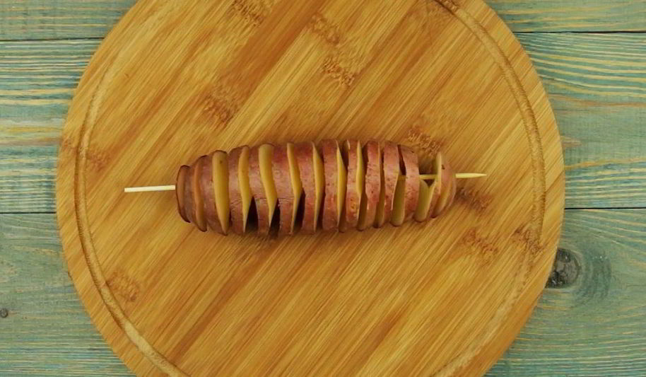 Рецепт картофель на шпажках