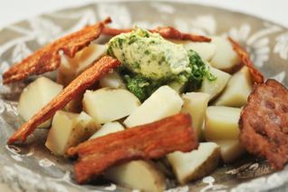 Картофель с ароматным маслом и ветчиной