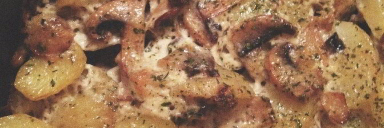 Картофель с грибами в сливках и зеленью