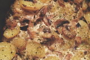 Картофель с грибами в сливках и зеленью