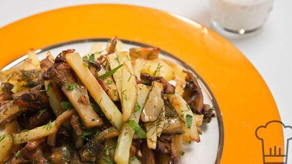 ШАГ 4. картофель с лисичками в мультиварке