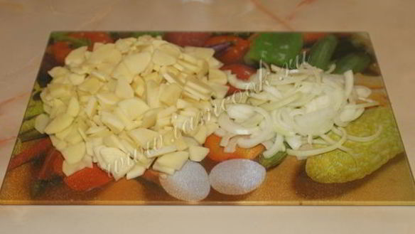 ШАГ 2. картофель жареный с луком