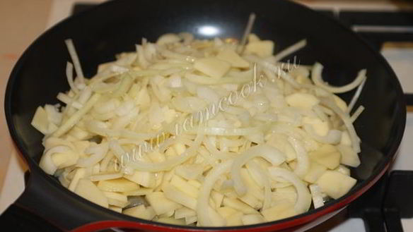 ШАГ 3. картофель жареный с луком