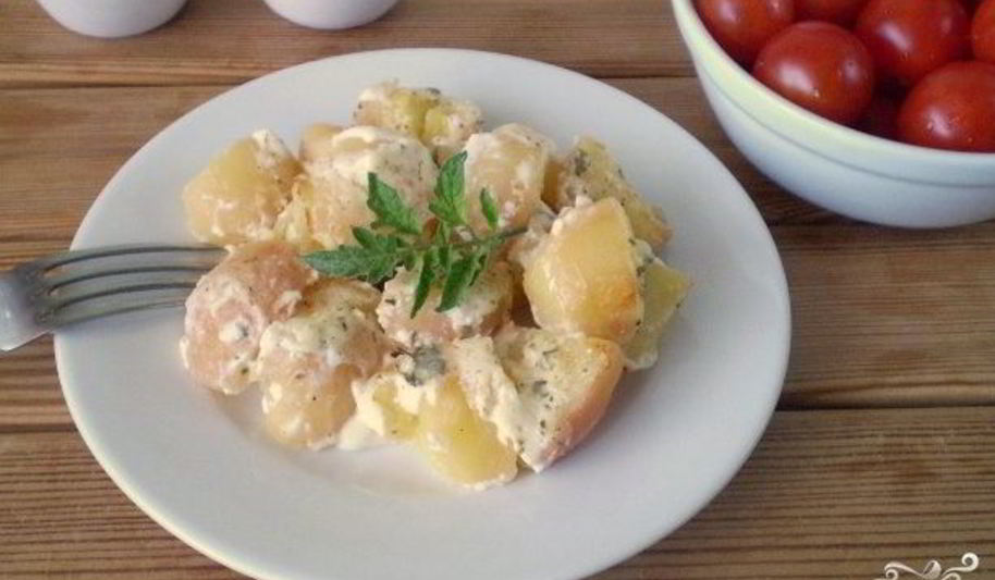 Рецепт картошка под чесночным соусом в духовке