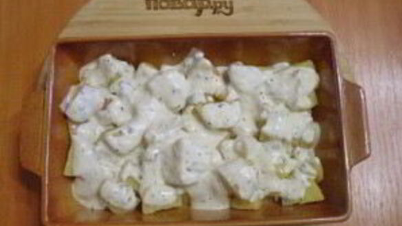 ШАГ 6. картошка под чесночным соусом в духовке