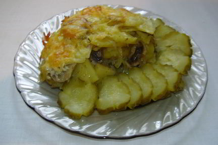 Картошка с грибами и сыром в духовке