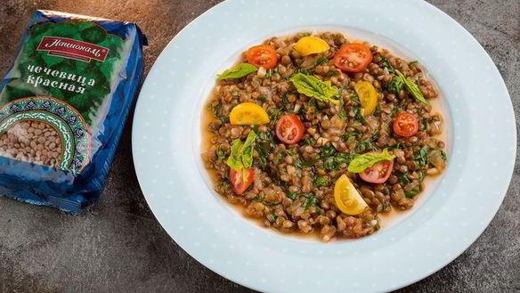 ШАГ 7. красная чечевица с томатами и шпинатом