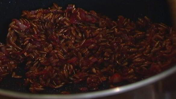 ШАГ 7. красный рис с козьим сыром