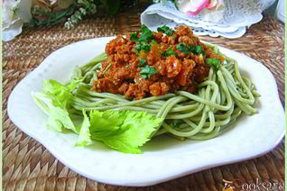 Лапша Зеленый чай с мясным соусом