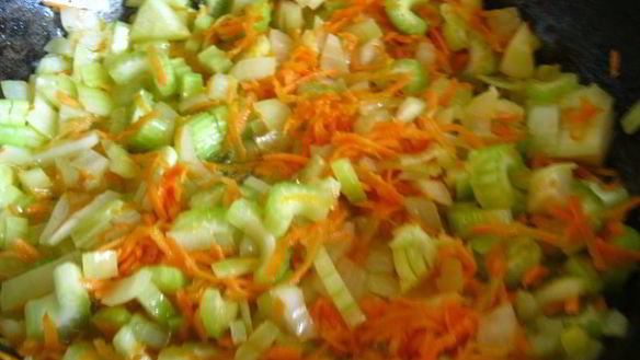 ШАГ 4. лапша зеленый чай с мясным соусом