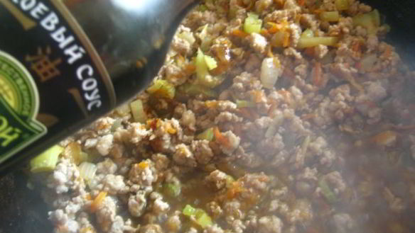 ШАГ 6. лапша зеленый чай с мясным соусом