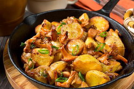 Печеный картофель с лисичками