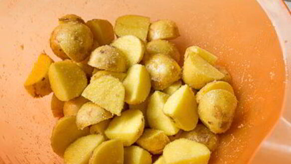 ШАГ 3. печеный картофель с лисичками