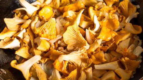 ШАГ 8. печеный картофель с лисичками