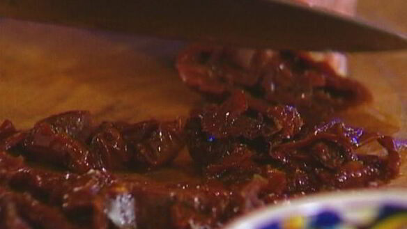 ШАГ 3. пикантная чечевица с брынзой и вялеными помидорами