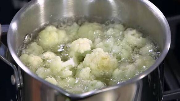 ШАГ 3. пюре из цветной капусты и корня сельдерея