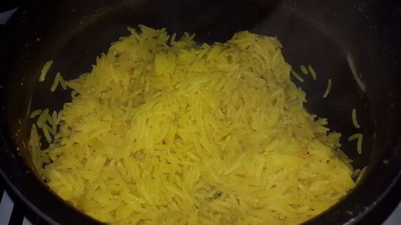 ШАГ 4. рис с авокадо и овощами, запеченный в глиняных тарелках