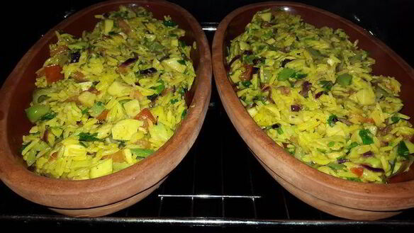 ШАГ 7. рис с авокадо и овощами, запеченный в глиняных тарелках