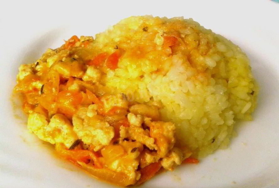 Рис с куриной подливкой