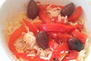 Рис с печеным перцем и оливками
