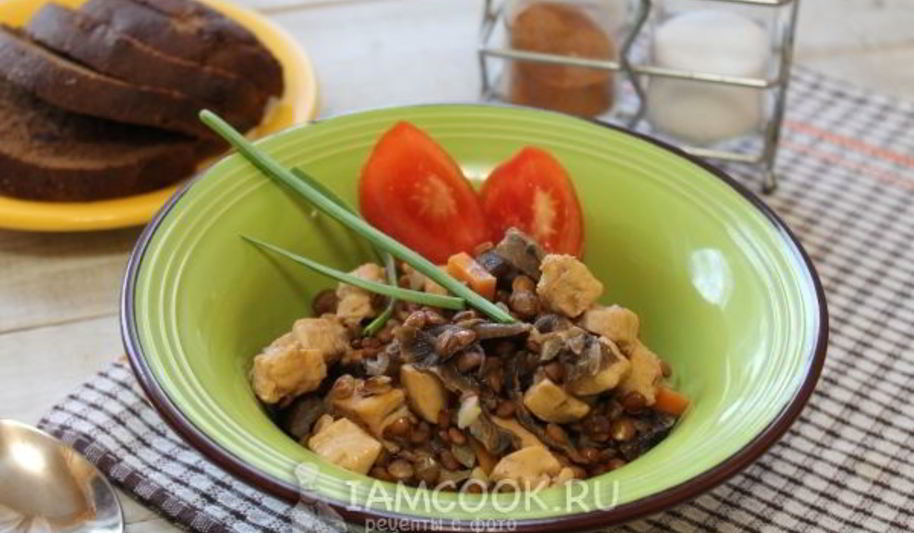 Рецепт тушеная чечевица с опятами и куриным филе