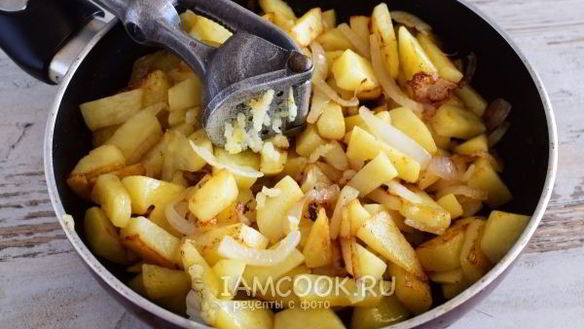 ШАГ 8. жареная картошка с сыром
