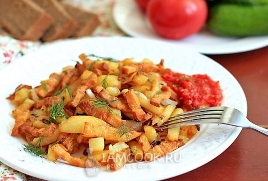 Жареная картошка со шкварками